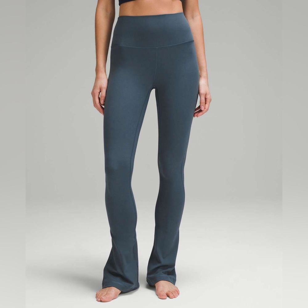 Excellent condition Lululemon Align High rise mini flare pant *regular length*